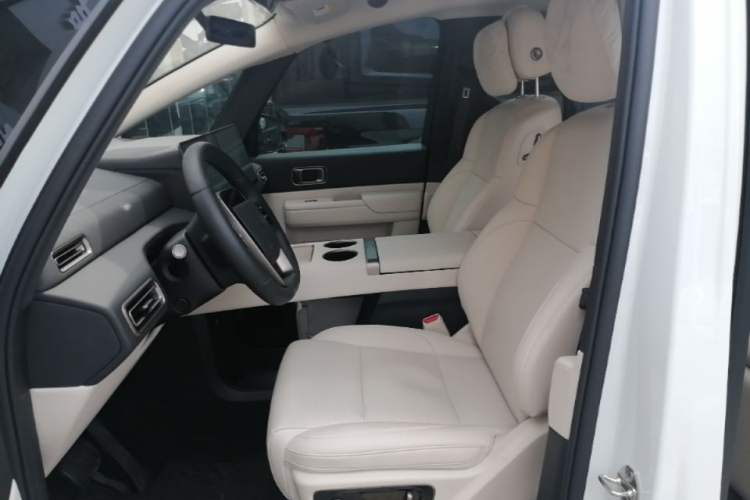 Used Li Auto MEGA 2025 Home Family Special Edition Left Front Seat