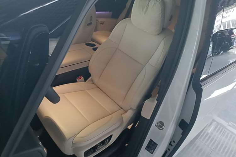 Used Li Auto MEGA 2025 Home Family Special Edition Left Front Seat