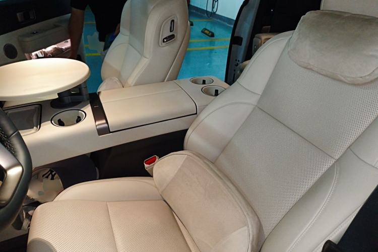 Used Li Auto MEGA 2025 Home Family Special Edition Left Front Seat