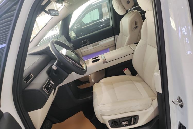 Used Li Auto MEGA 2025 Home Family Special Edition Left Front Seat
