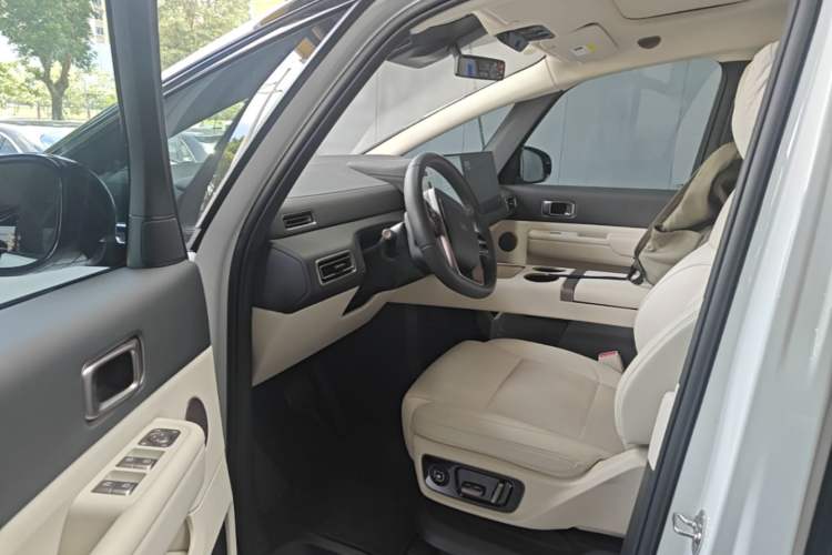 Used Li Auto MEGA 2025 Home Family Special Edition Left Front Seat
