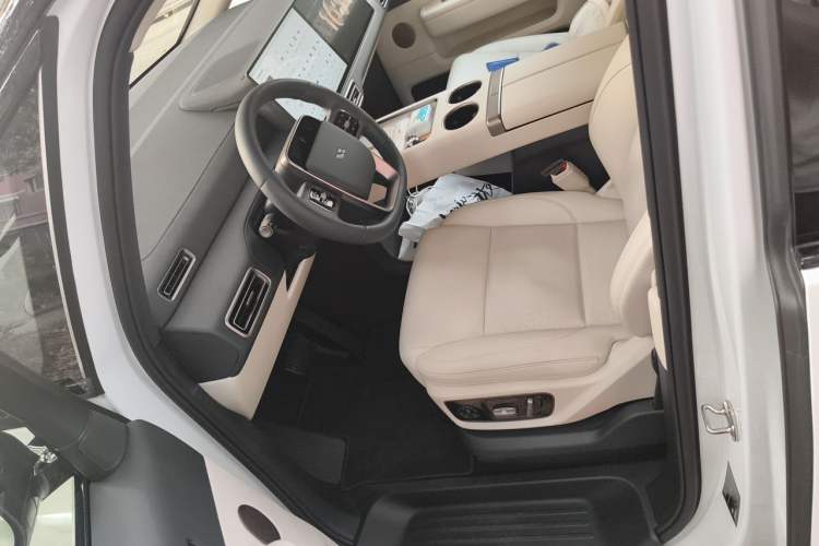 Used Li Auto MEGA 2025 Home Family Special Edition Left Front Seat