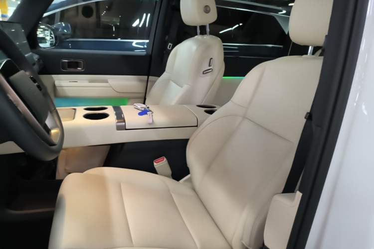 Used Li Auto MEGA 2025 Home Family Special Edition Left Front Seat