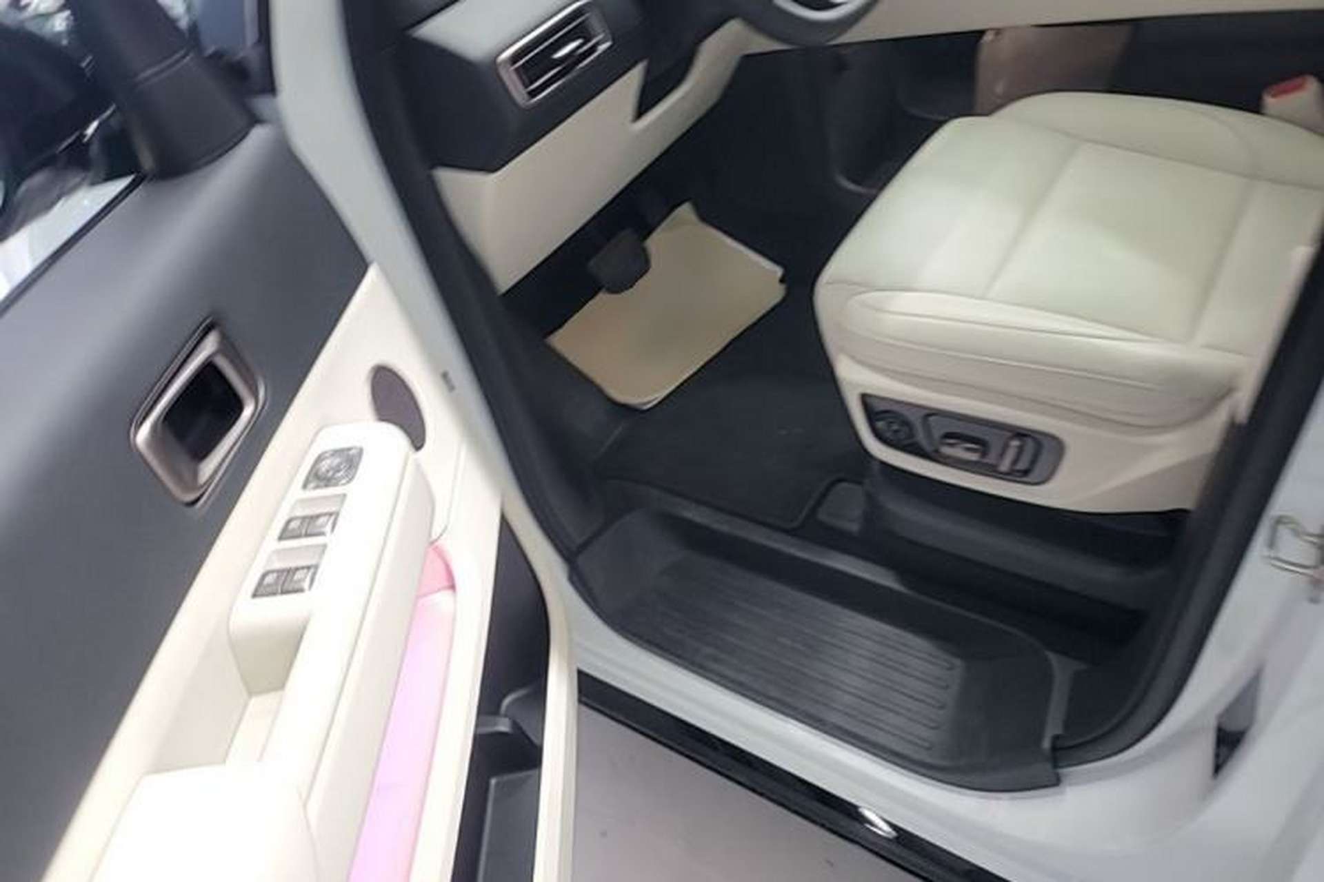 Used Li Auto MEGA 2025 Home Family Special Edition Left Front Seat