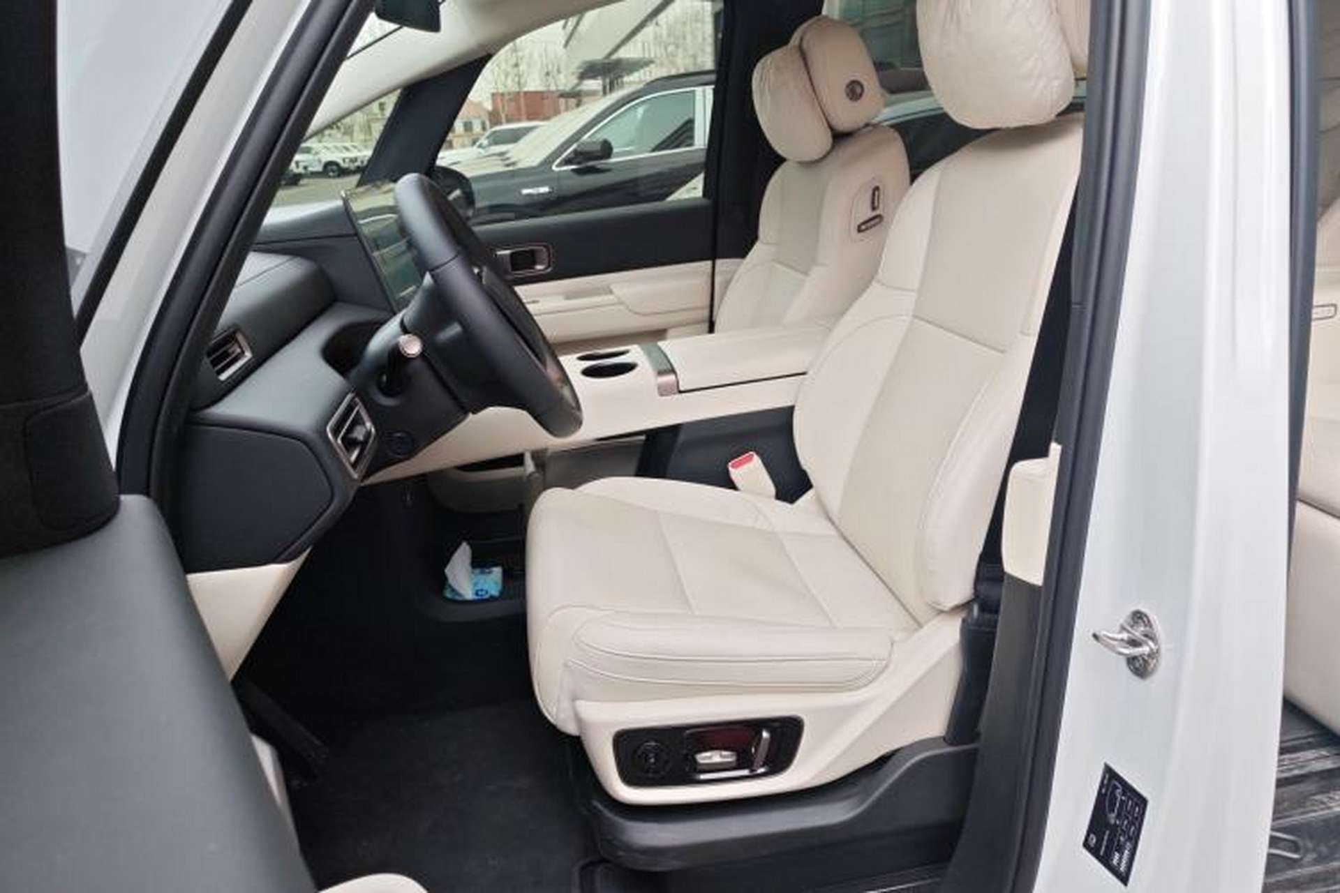 Used Li Auto MEGA 2025 Home Family Special Edition Left Front Seat