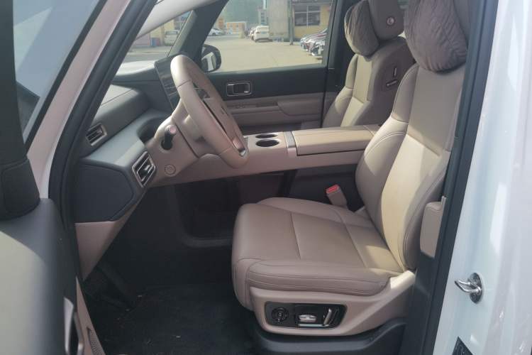 Used Li Auto MEGA 2025 Home Family Special Edition Left Front Seat