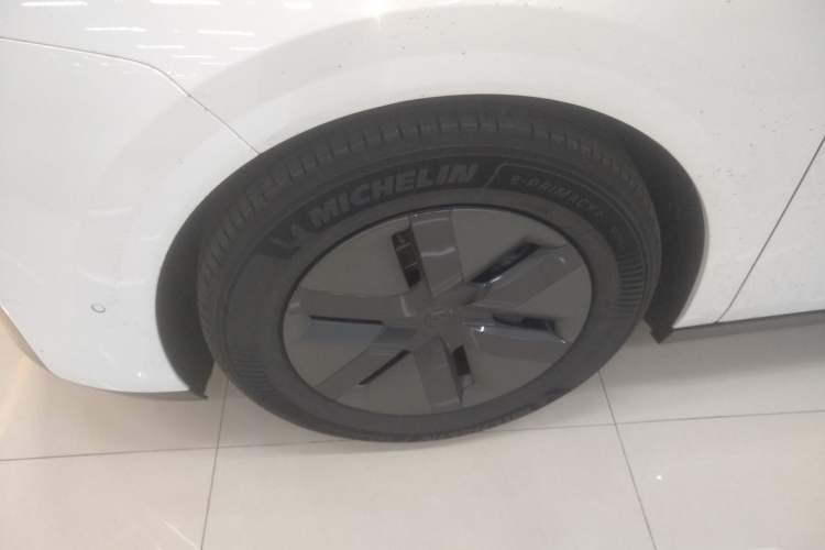 Used Li Auto MEGA 2025 Home Family Special Edition Left Front Wheel Hub