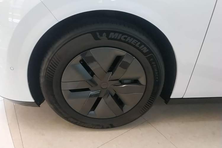 Used Li Auto MEGA 2025 Ultra Smart Refreshed Edition Left Front Wheel Hub