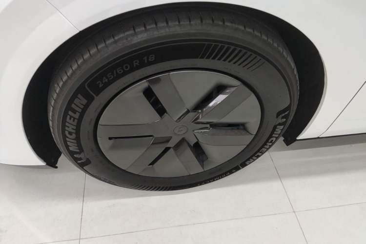 Used Li Auto MEGA 2025 Home Family Special Edition Left Front Wheel Hub
