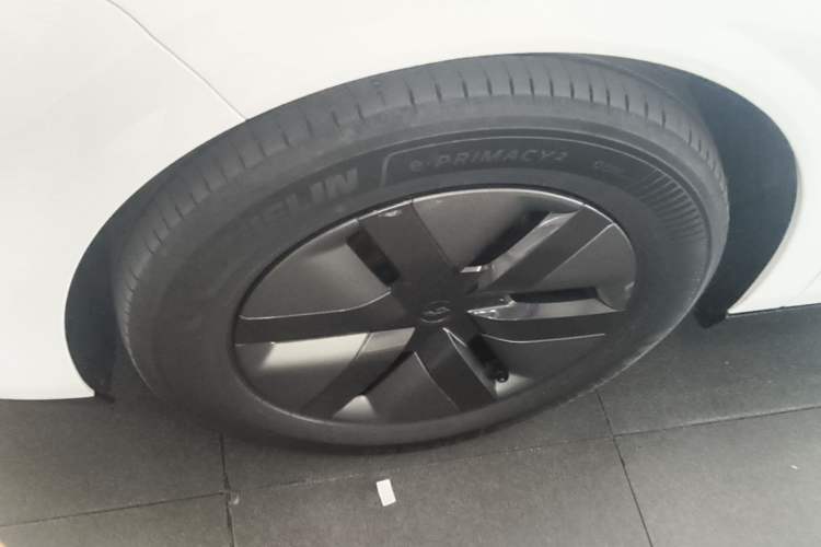 Used Li Auto MEGA 2025 Ultra Smart Refreshed Edition Left Front Wheel Hub