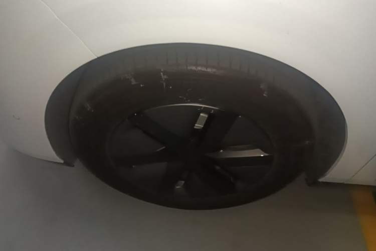 Used Li Auto MEGA 2025 Home Family Special Edition Left Front Wheel Hub