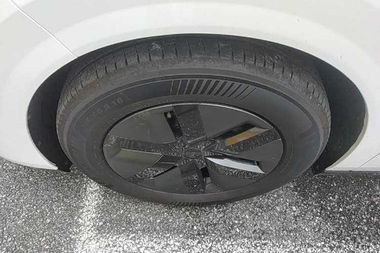 Used Li Auto MEGA 2025 Ultra Smart Refreshed Edition Left Front Wheel Hub