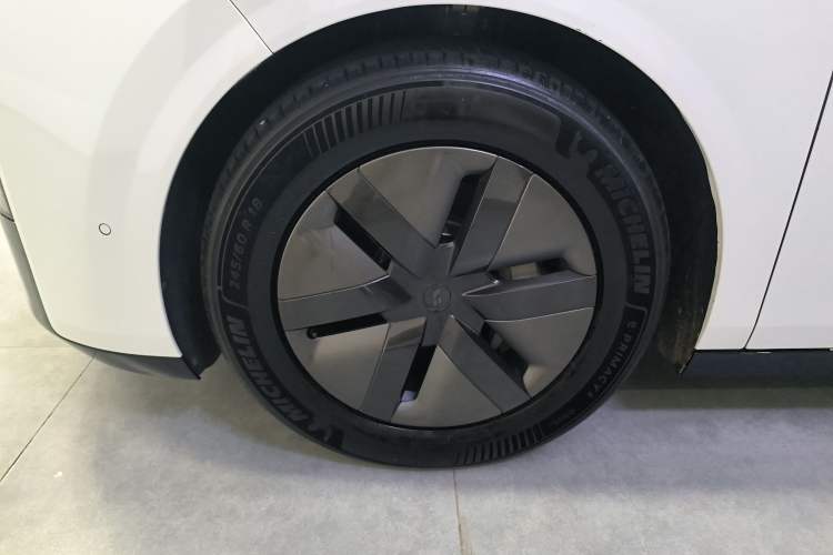 Used Li Auto MEGA 2025 Home Family Special Edition Left Front Wheel Hub