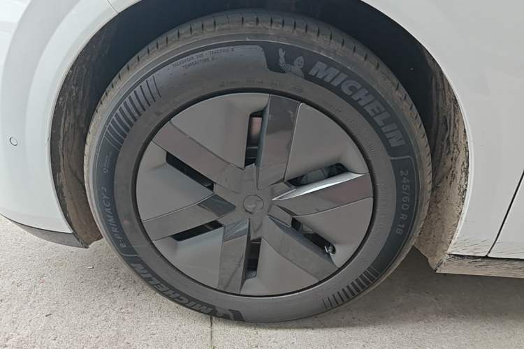 Used Li Auto MEGA 2025 Home Family Special Edition Left Front Wheel Hub