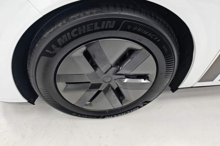 Used Li Auto MEGA 2025 Home Family Special Edition Left Front Wheel Hub
