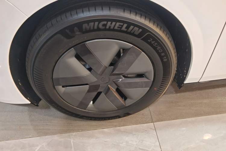 Used Li Auto MEGA 2025 Home Family Special Edition Left Front Wheel Hub