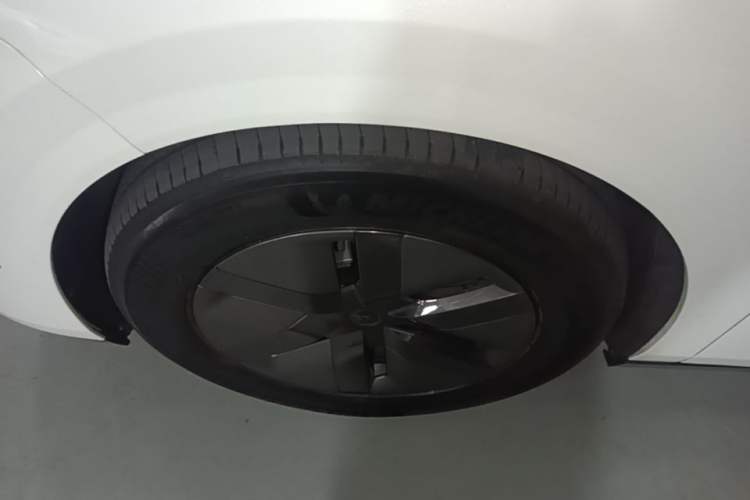 Used Li Auto MEGA 2025 Home Family Special Edition Left Front Wheel Hub