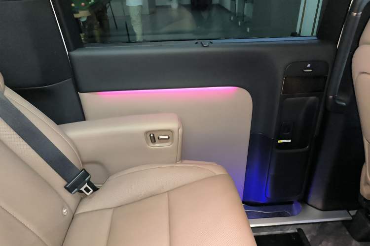 Used Li Auto MEGA 2025 Home Family Special Edition Left Rear Door Interior