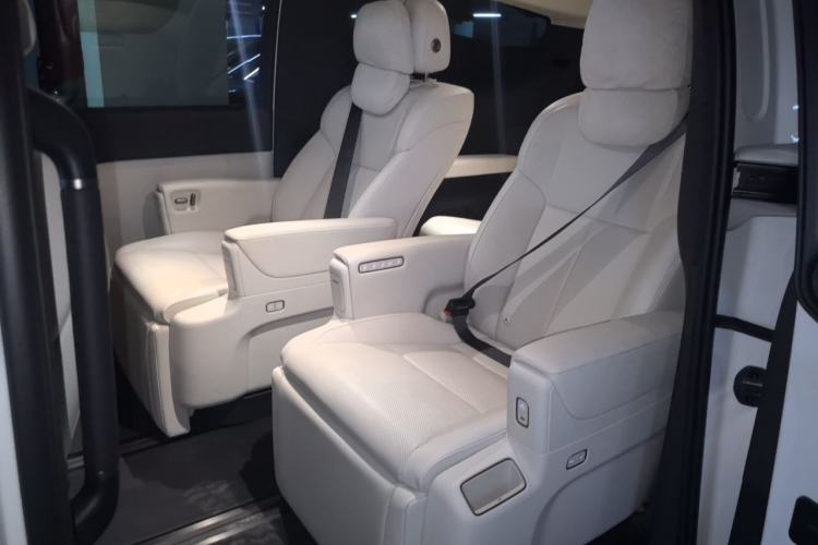 Used Li Auto MEGA 2025 Home Family Special Edition Left Rear Seat