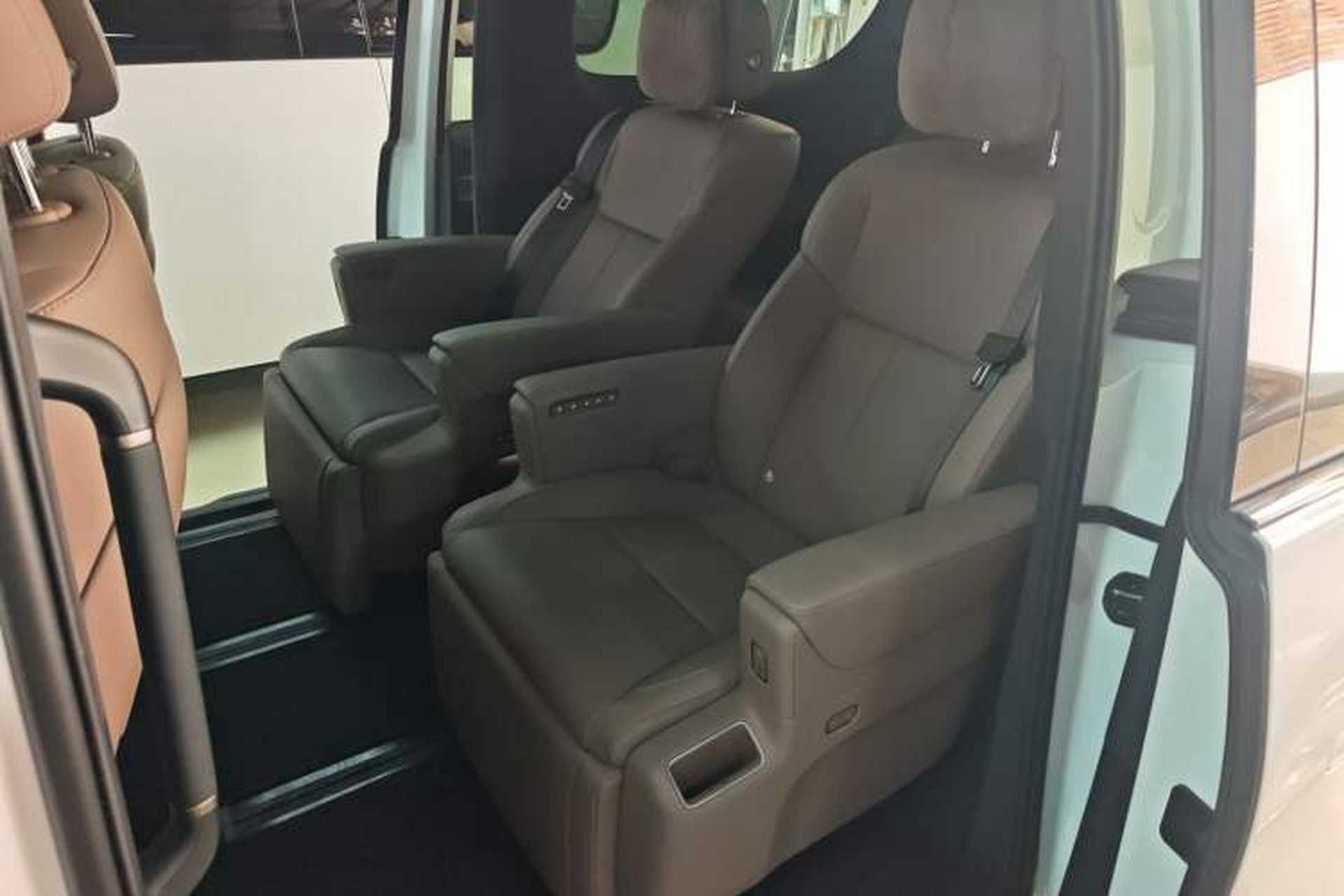 Used Li Auto MEGA 2025 Home Family Special Edition Left Rear Seat