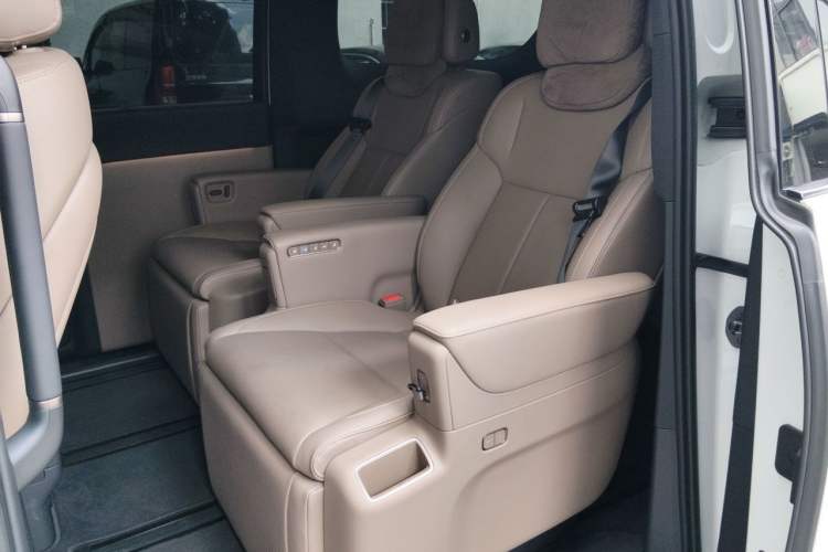 Used Li Auto MEGA 2025 Home Family Special Edition Left Rear Seat