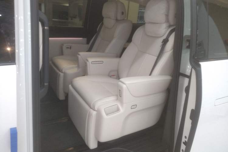 Used Li Auto MEGA 2025 Home Family Special Edition Left Rear Seat