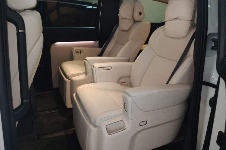 Used Li Auto MEGA 2025 Home Family Special Edition Left Rear Seat