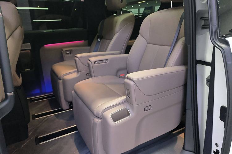 Used Li Auto MEGA 2025 Home Family Special Edition Left Rear Seat