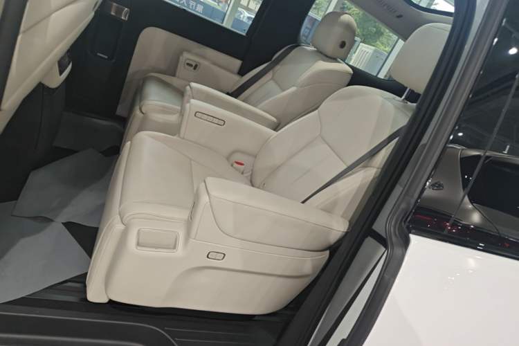 Used Li Auto MEGA 2025 Home Family Special Edition Left Rear Seat
