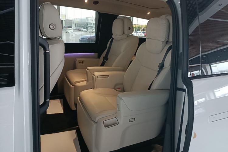 Used Li Auto MEGA 2025 Home Family Special Edition Left Rear Seat
