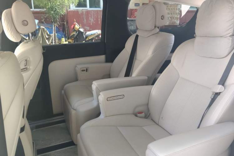 Used Li Auto MEGA 2025 Home Family Special Edition Left Rear Seat