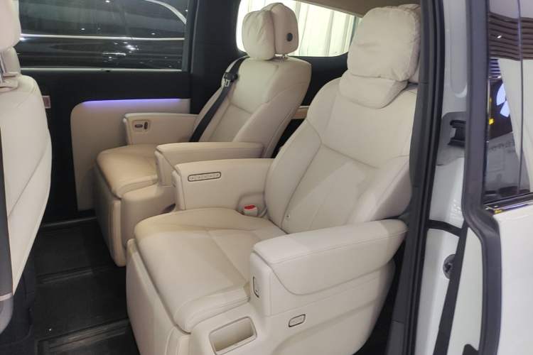 Used Li Auto MEGA 2025 Home Family Special Edition Left Rear Seat