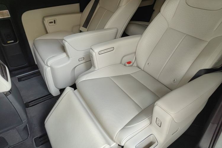 Used Li Auto MEGA 2025 Home Family Special Edition Left Rear Seat
