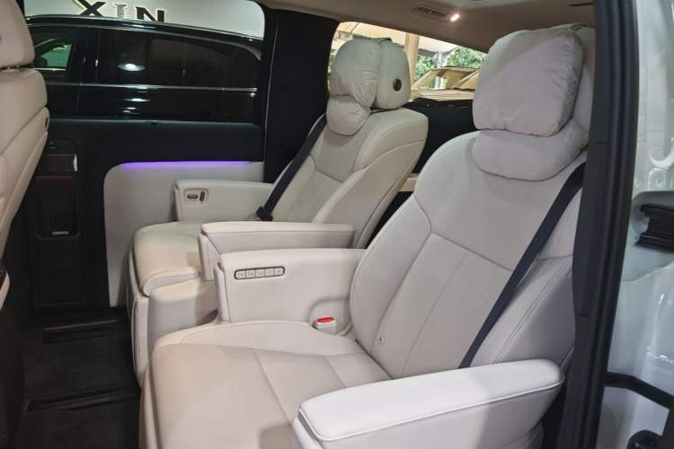 Used Li Auto MEGA 2025 Home Family Special Edition Left Rear Seat