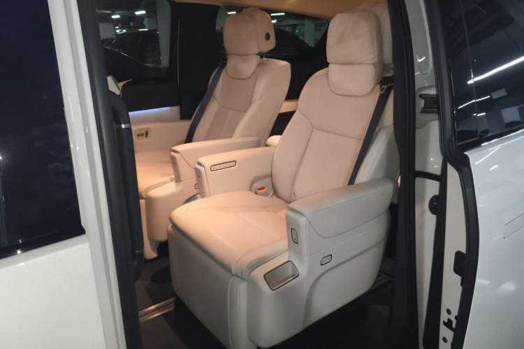 Used Li Auto MEGA 2025 Home Family Special Edition Left Rear Seat