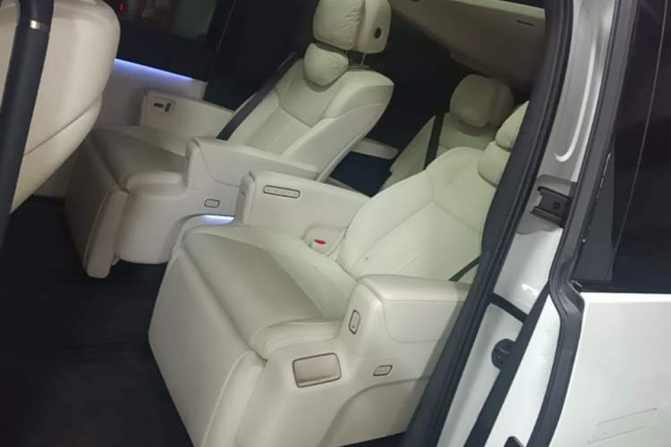 Used Li Auto MEGA 2025 Home Family Special Edition Left Rear Seat