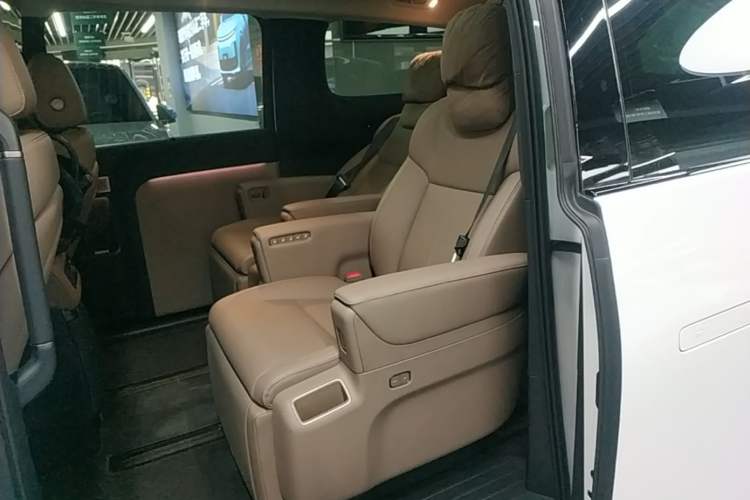 Used Li Auto MEGA 2025 Home Family Special Edition Left Rear Seat