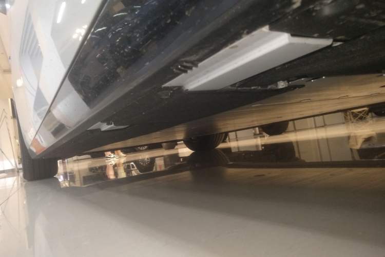 Used Li Auto MEGA 2025 Home Family Special Edition Left Side Sill