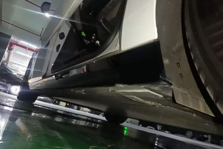 Used Li Auto MEGA 2025 Home Family Special Edition Left Side Sill