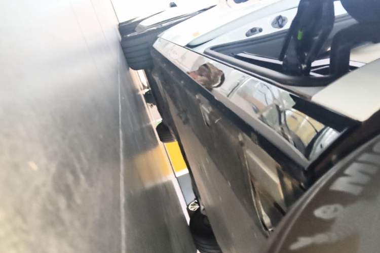 Used Li Auto MEGA 2025 Ultra Smart Refreshed Edition Left Side Sill