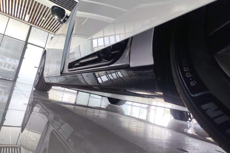 Used Li Auto MEGA 2025 Home Family Special Edition Left Side Sill