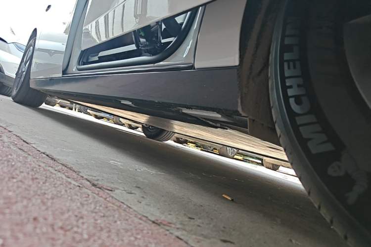 Used Li Auto MEGA 2025 Home Family Special Edition Left Side Sill