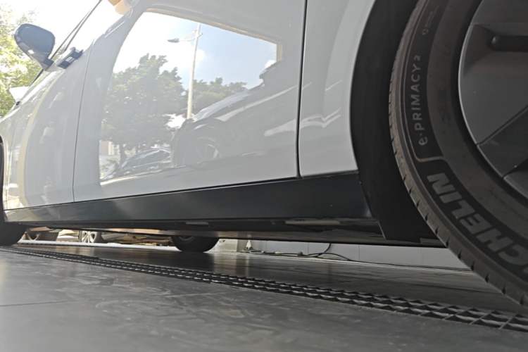 Used Li Auto MEGA 2025 Home Family Special Edition Left Side Sill