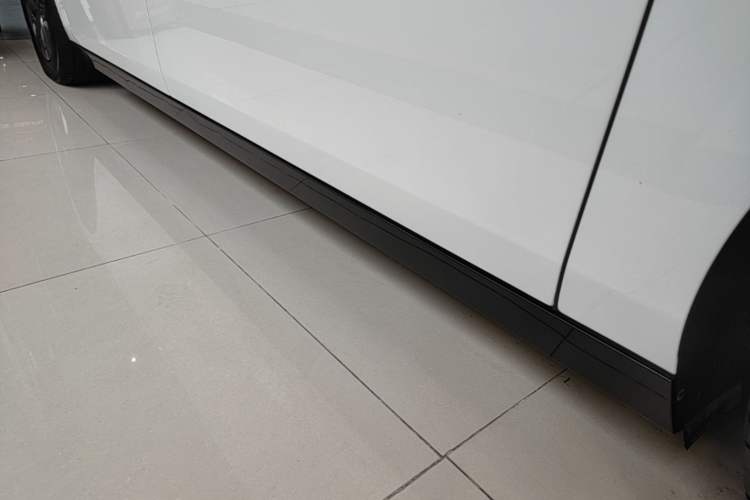 Used Li Auto MEGA 2025 Home Family Special Edition Left Side Sill