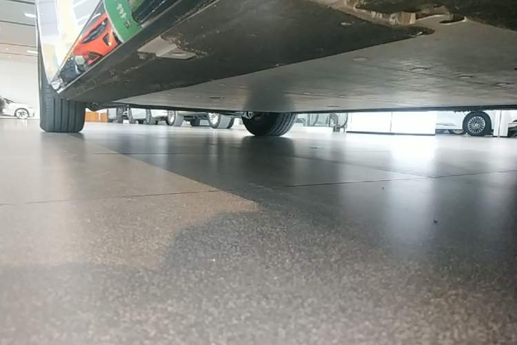 Used Li Auto MEGA 2025 Home Family Special Edition Left Side Sill