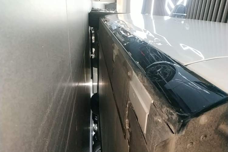 Used Li Auto MEGA 2025 Home Family Special Edition Left Side Sill