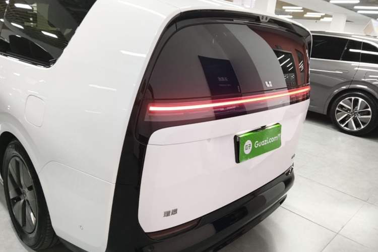 Used Li Auto MEGA 2025 Home Family Special Edition Rear