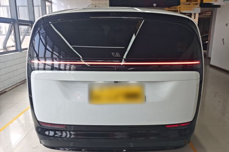 Used Li Auto MEGA 2025 Home Family Special Edition Rear