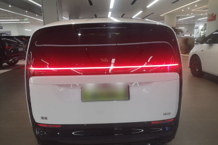 Used Li Auto MEGA 2025 Home Family Special Edition Rear