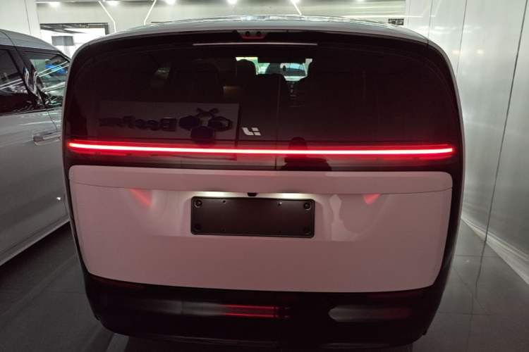 Used Li Auto MEGA 2025 Ultra Smart Refreshed Edition Rear